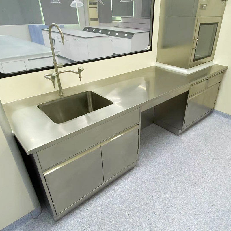 Tables de laboratoire en acier inoxydable avec évier
