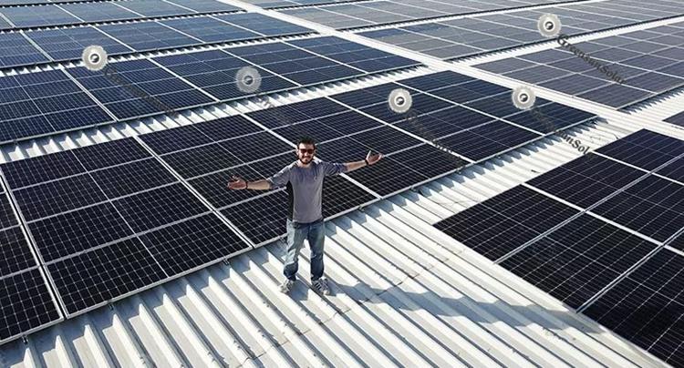 système d'énergie de panneaux solaires de cellules à moitié coupées