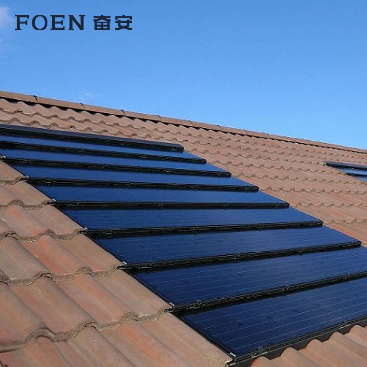 Structure de montage solaire sur le toit en tuiles
