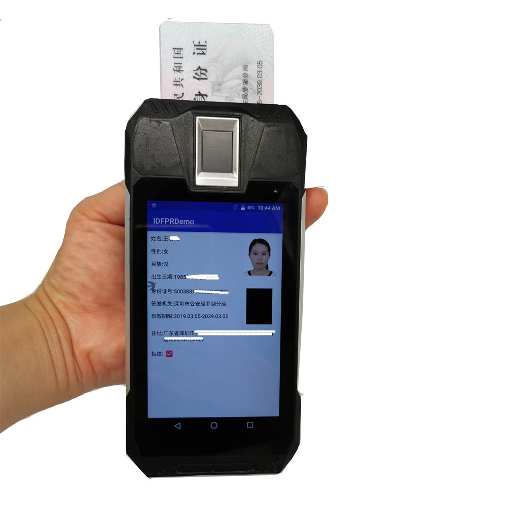 PDA biométrique d'identification nationale de patrouille de police militaire d'Android IP68 raboteux tenu dans la main
