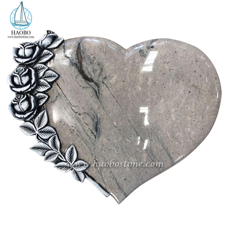 Granit de qualité en forme de coeur avec pierre tombale sculptée de fleurs
