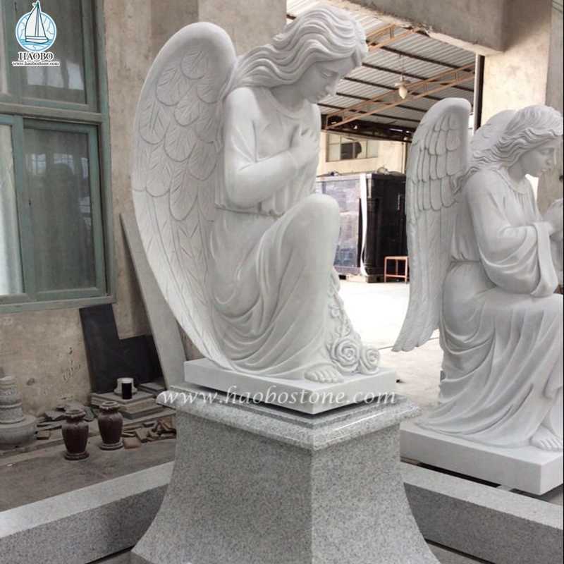Statue d'ange de prière agenouillée en marbre blanc pour le mémorial

