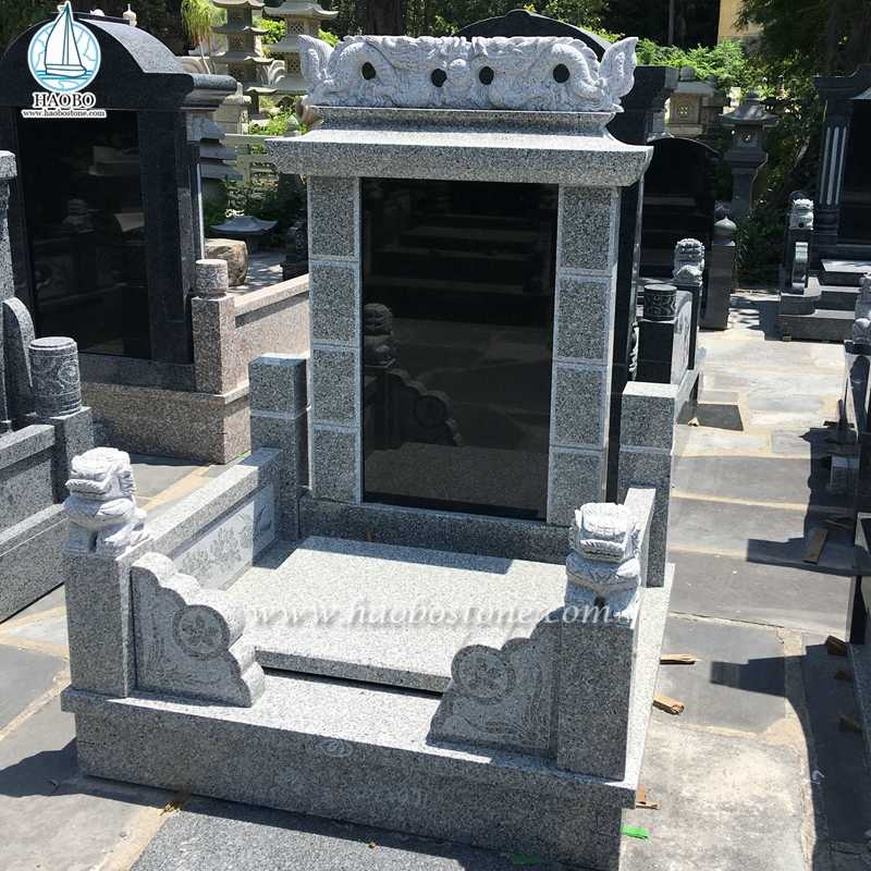 Pierre tombale funéraire sculptée en granit gris de style asiatique
