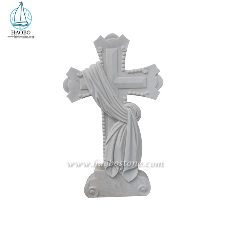 Pierre tombale verticale sculptée en croix de marbre blanc de Chine
