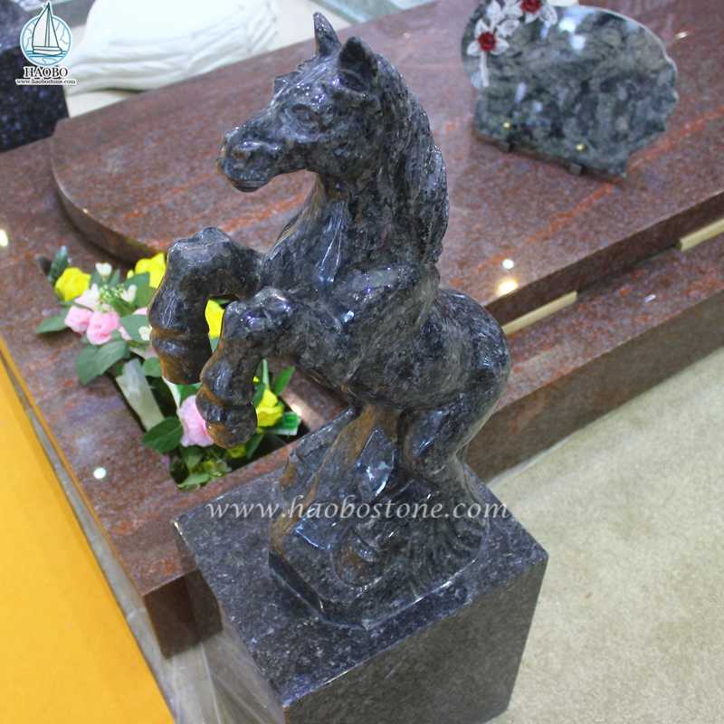 Sculpture de cheval animal de décoration de cimetière de granit de perle bleue
