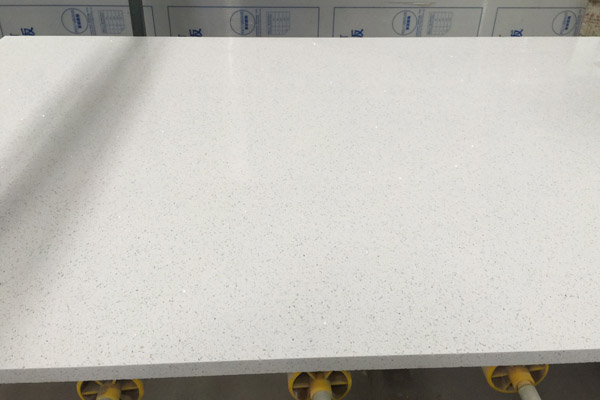 surface de quartz blanc starlight