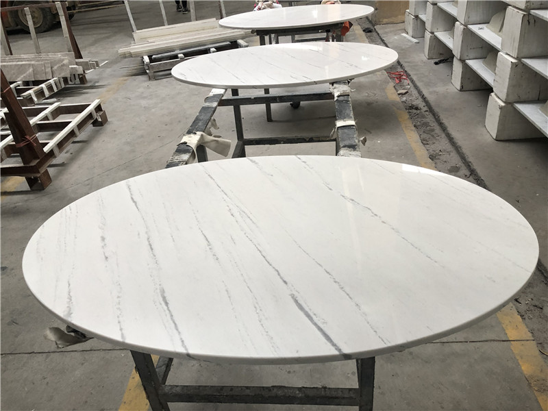 dessus de table en marbre blanc