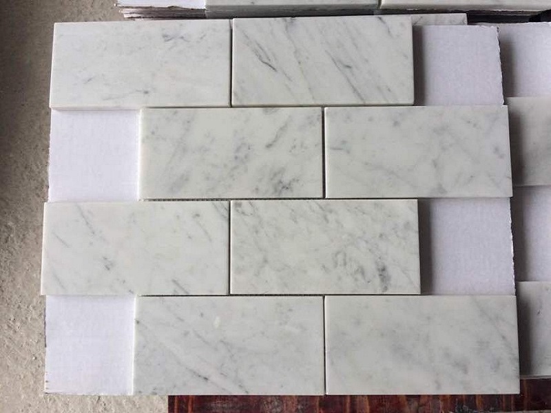 Carrelage mosaïque rectangle en marbre blanc de carrare
