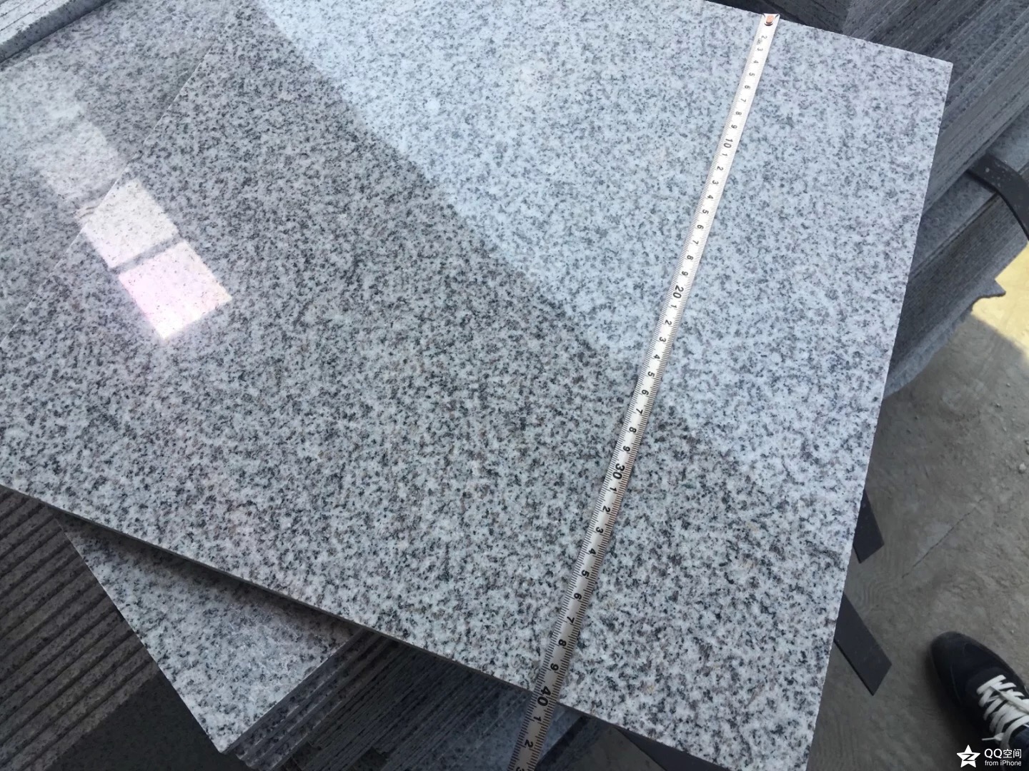 Tuile polie en granit gris G603
