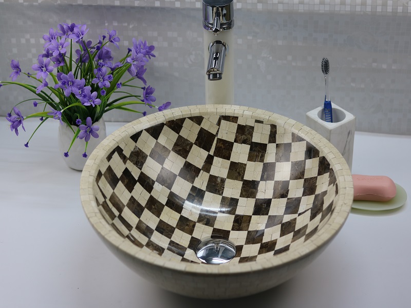 Lavabo et vasque de salle de bain en mosaïque de marbre de forme ronde
