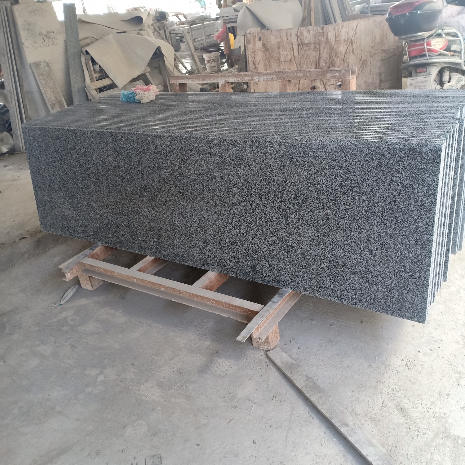 Nouveau comptoir en granite G654
