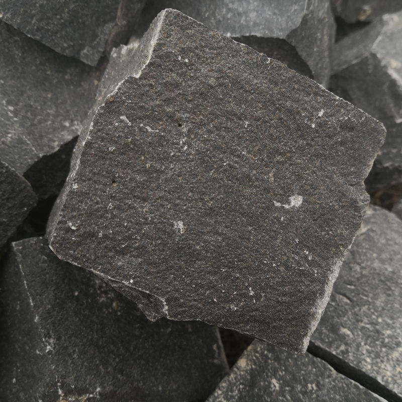 Cubes fendus naturels en basalte noir-ZP
