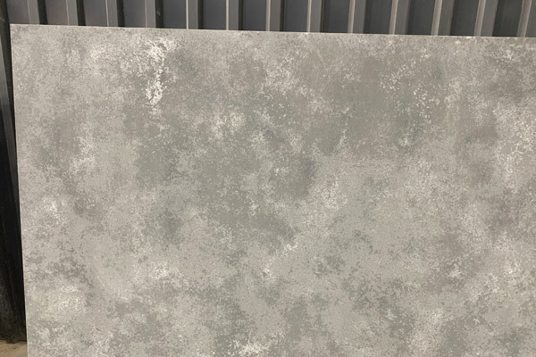 dalle de quartz gris à surface cuirée