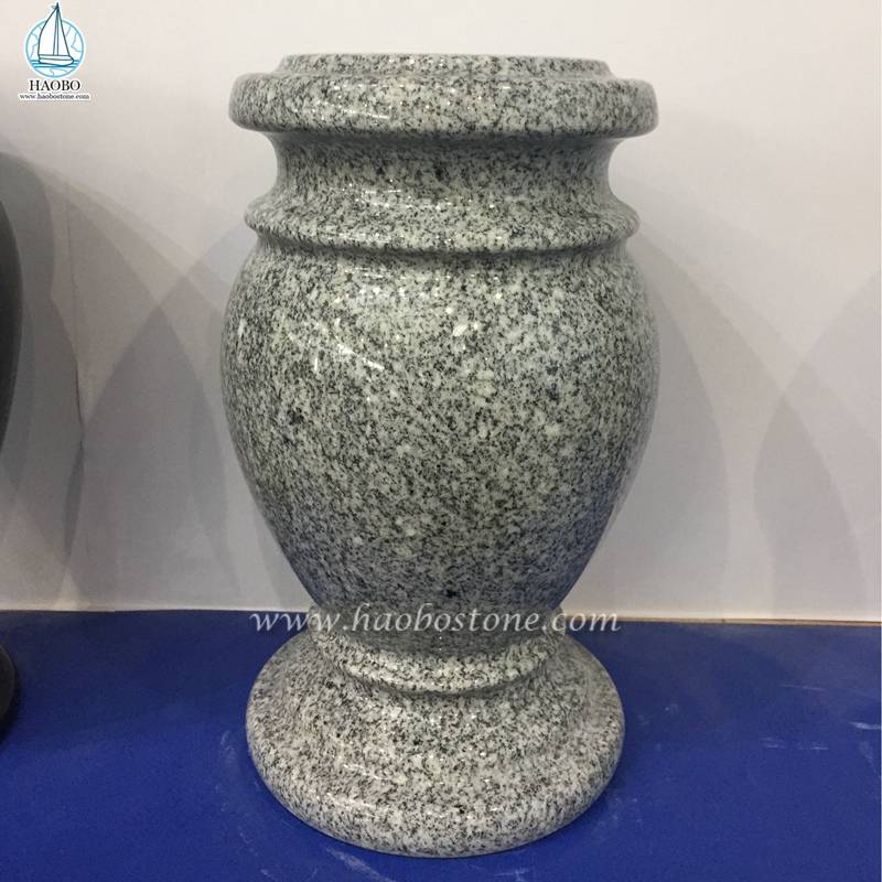 Vase commémoratif en granit gris de gros d'usine pour la crémation

