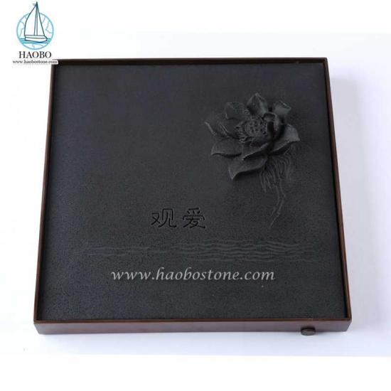 Plateau à thé carré sculpté en granit noir Chine Design Lotus
