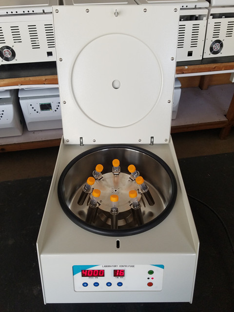 centrifugeuse de laboratoire